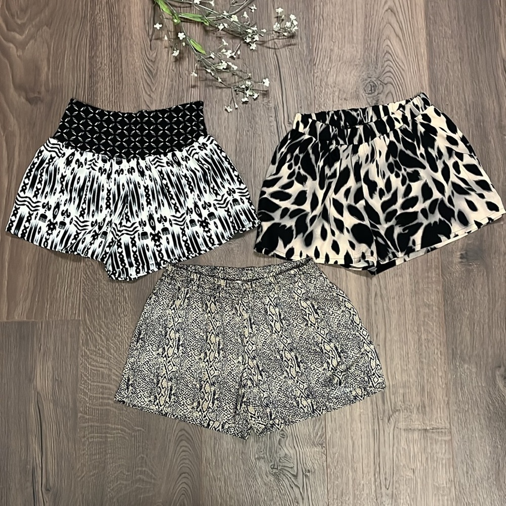 🖤 3 for 1 🖤 lightweight elastic ladies fashion shorts S - Picture 6 of 10
